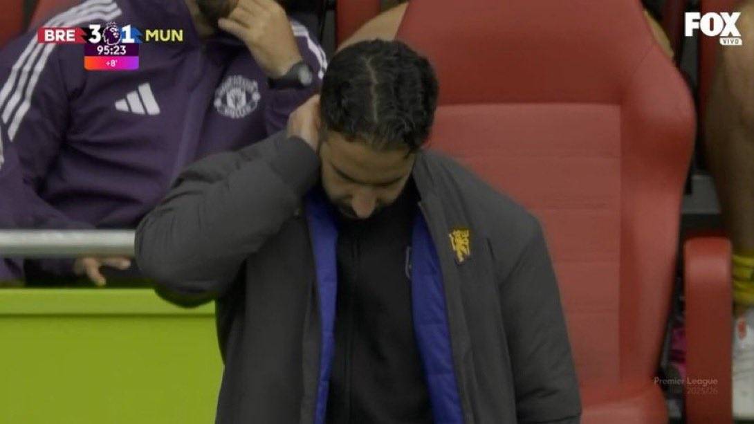 曝阿莫林已对曼联绝望，训练中崩溃无言独坐！高层对其支持恐为假